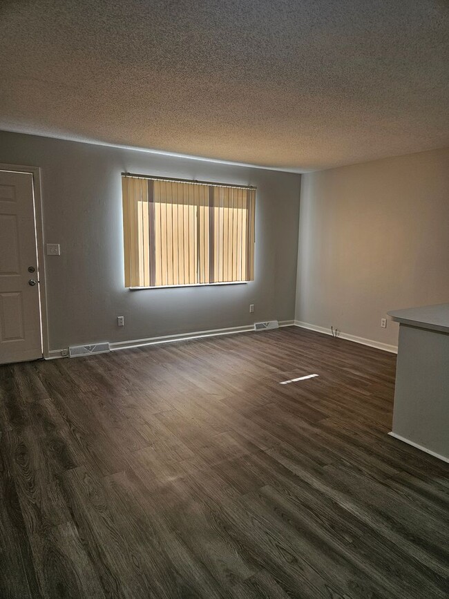 Photo - Nice 1Br/1Bath Apartment For Rent Unit Apt #33