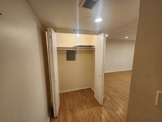 1102 Hinswood Dr Unit 102