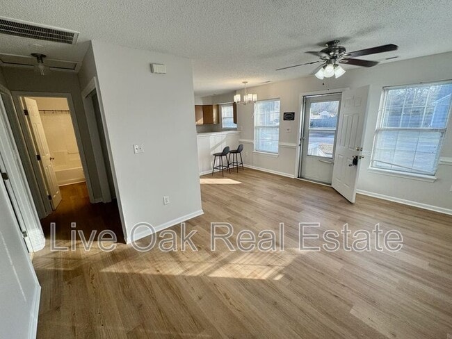 Photo - 1562 Indiana Ave