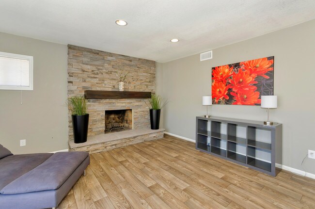 Photo - Serrano Gardens