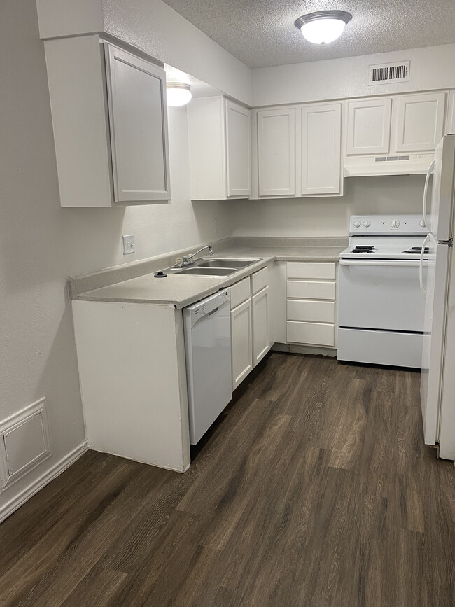 The Ivy Apartments