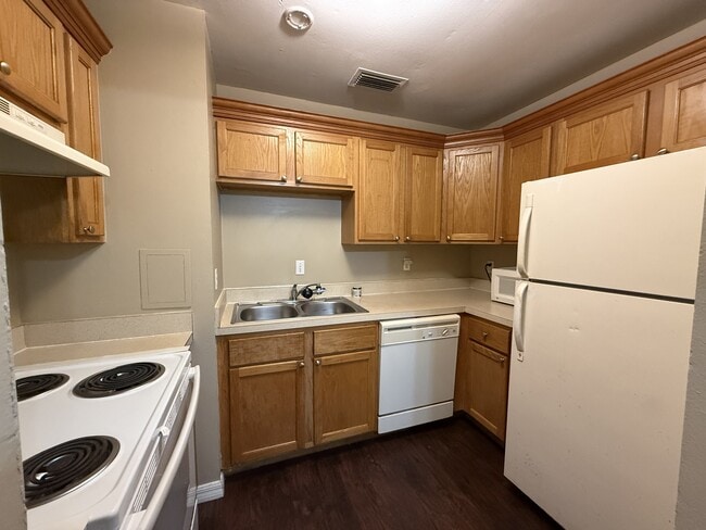 Photo - 4800 Rilma Ave