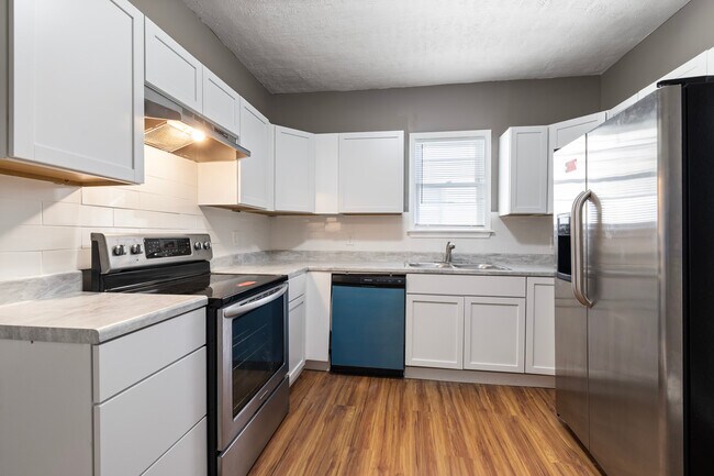 Photo - 835 S 38th St