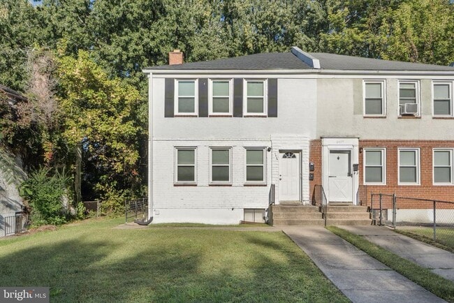 Building Photo - 5424 Belle Vista Ave
