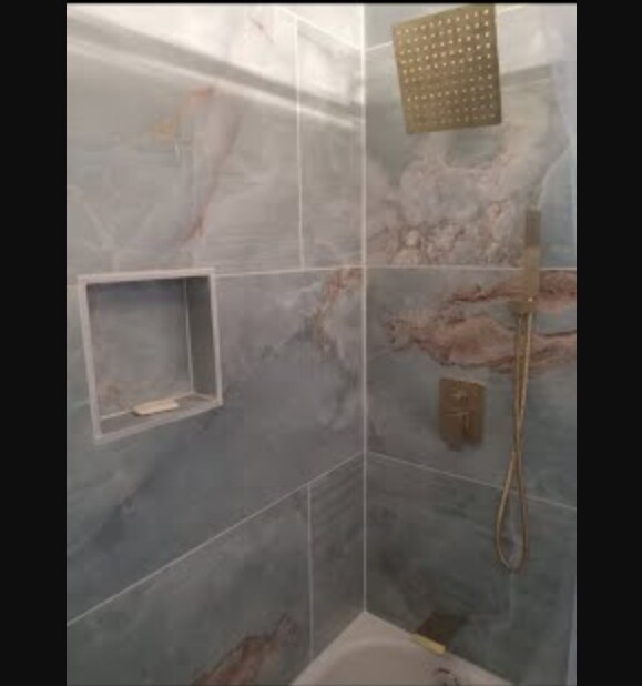 Photo - 654 Maple St