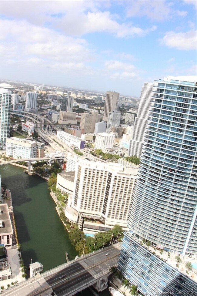 Photo - 475 Brickell Ave Unidad 5012