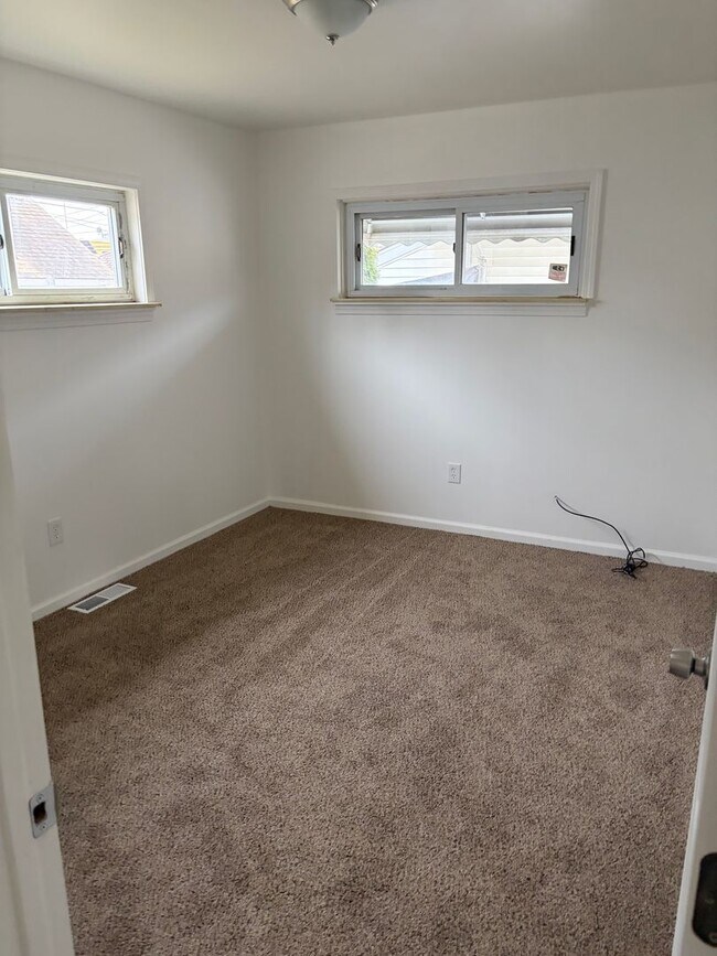 Photo - 4 bedroom 1 bath newly remodeled ranch in Dearborn Heights