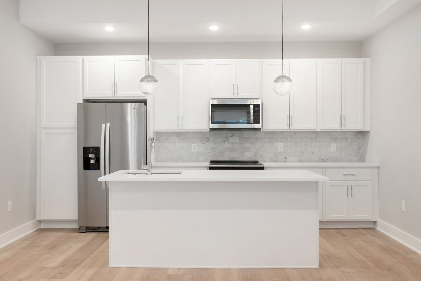 Photo - Washington Court (52 W)