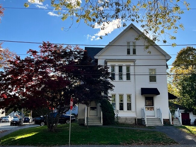 Building Photo - 21 Webster St Unit 1