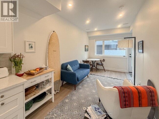 Photo - 598 Crawford St