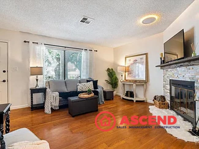 Photo - Beautiful 2 Bedroom, 2 Bathroom Home with ...
