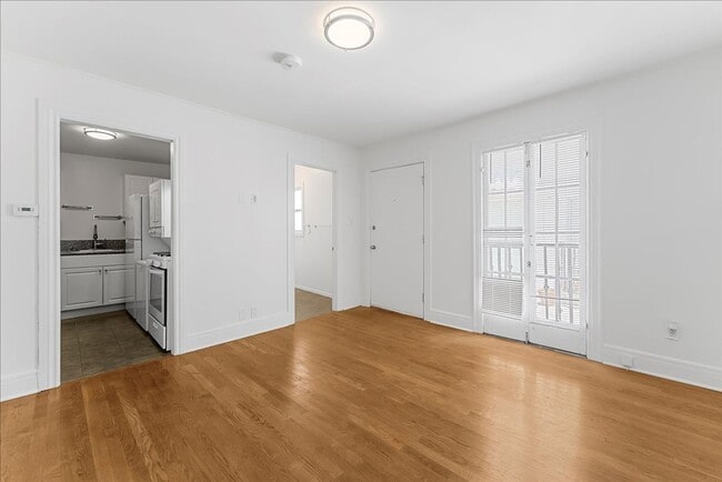 Photo - 378 1/2 Columbia Ave Apartment Unit 324