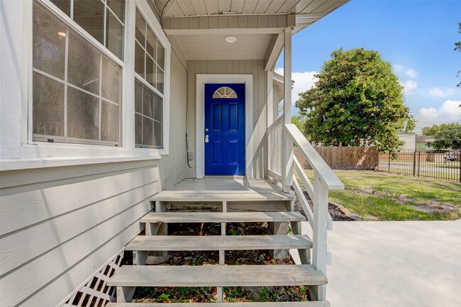 Photo - 8709 Knox St Unidad A