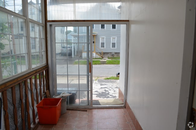 Building Photo - 1406 Neilson St Rental