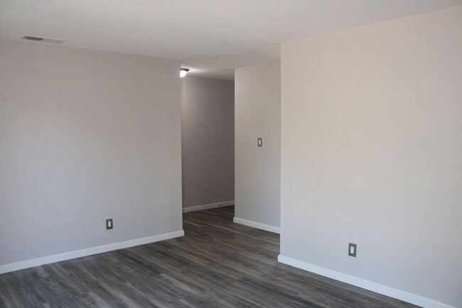 Photo - 10404 Abbottford Way