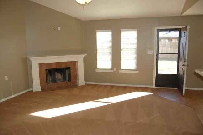 Photo - 3/2/2 - Available Now - Under $1300