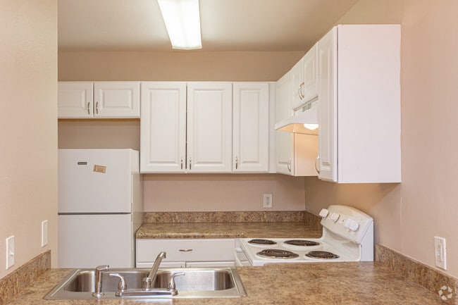 1 BR, 1 BA - 644 SF