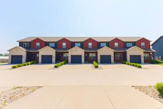 Building Photo - NEW LUXURY 3 BED 2.5 BATH TOWNHOUSE!!!