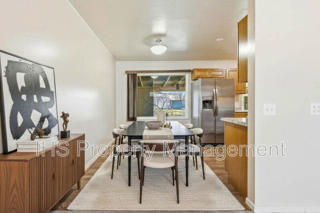 Photo - 1107 Thayer Dr