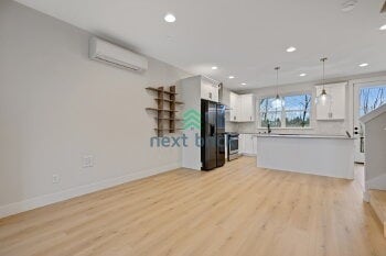 Photo - 4 BED & 3.5 BATH TOWNHOUSE FOR RENT