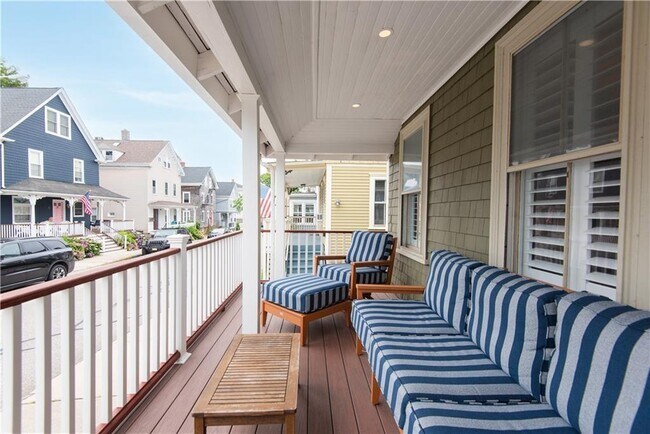 32 Hammond St