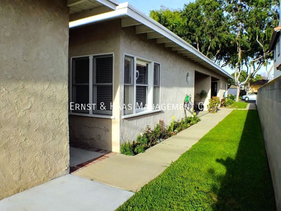 Photo - 3223 Lemon Ave