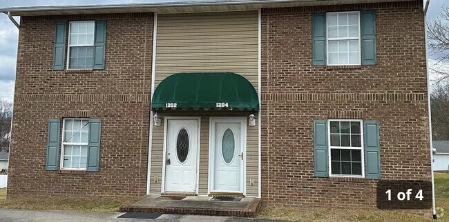 Building Photo - 1202 Deer Ln Unit 1202 Rental