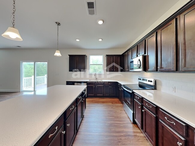 Photo - 164 Hazel Pk Dr