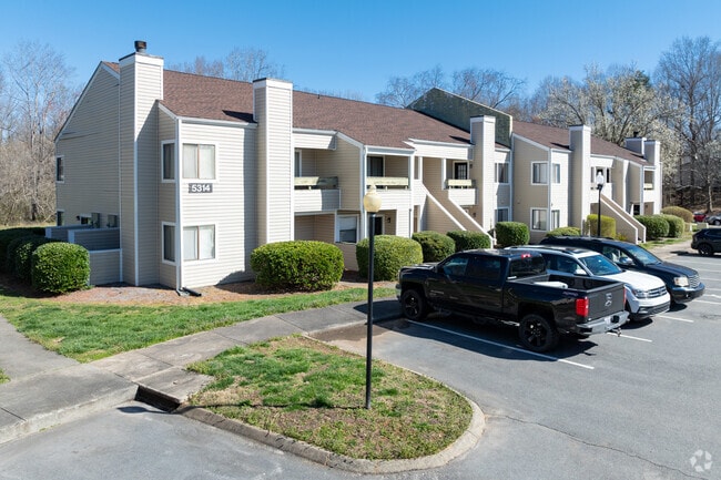 Building - Quail Lakes Apartments
