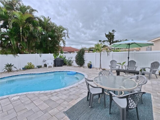 Photo - 6107 9th Ave W