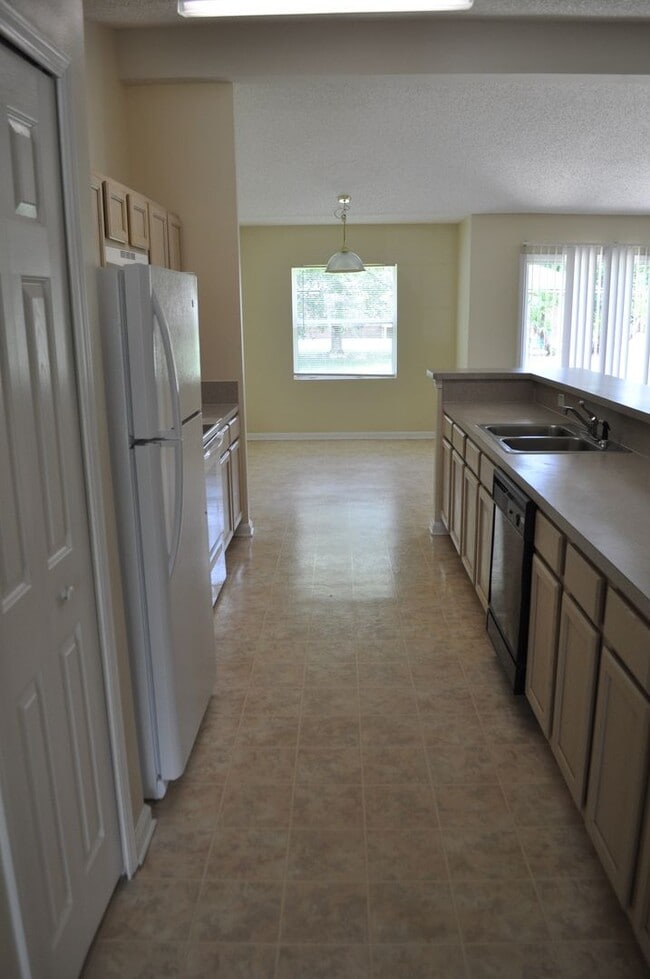 Photo - 4 Bedroom in Indian Trails!