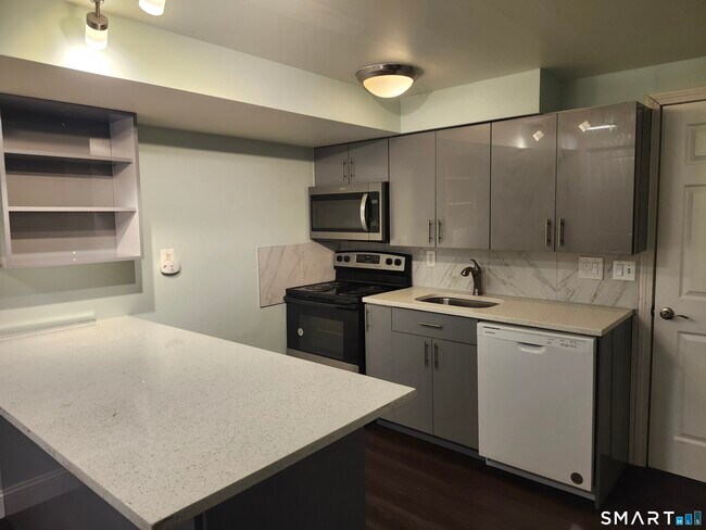 Photo - 488 Chapel St Unit 6