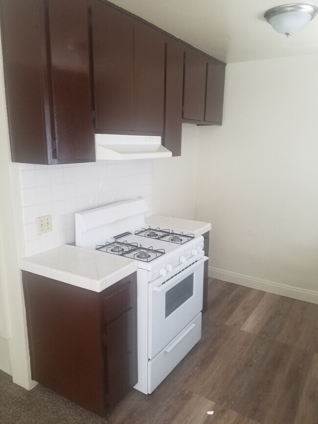 Photo - 6535 Pickering Ave