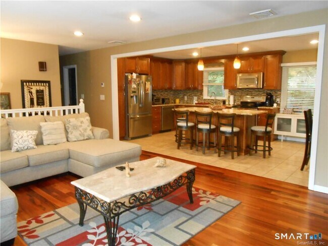 63 E Rocks Rd