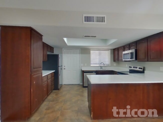 Photo - 570 W Myrna Ln