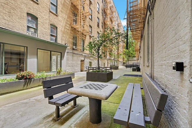 Photo - 235 W 63rd St Unidad 6C