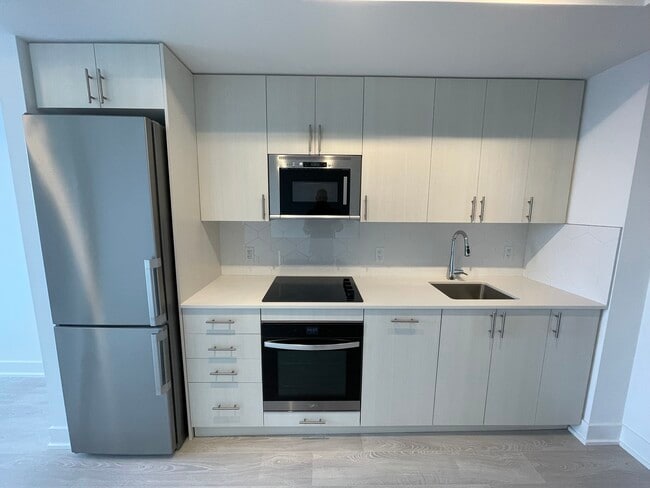 Photo - 2545-2545 Simcoe St N
