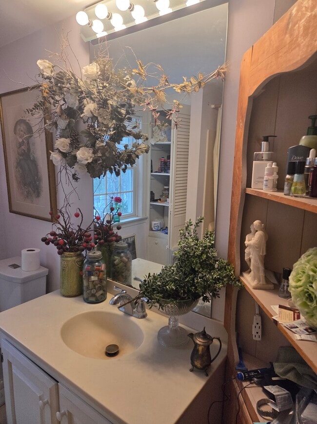 Photo - 8 Woodknoll Dr