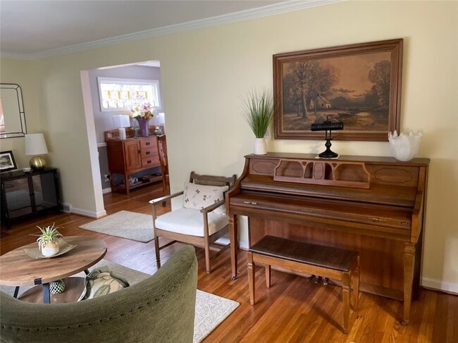 Photo - 50 Greenview Dr