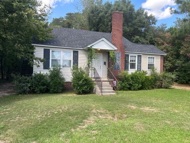 Building Photo - 2015 Holt Dr