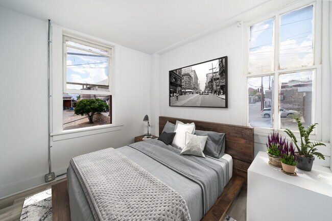 Photo - 410 W Yandell