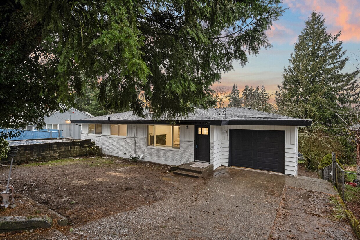 Photo - 11823-11812 12th Ave S (Seattle, WA)