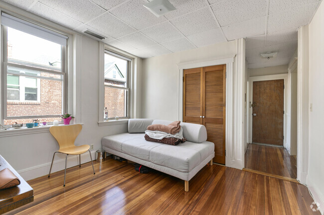 Building Photo - 5 Wood St Unit 6 Rental