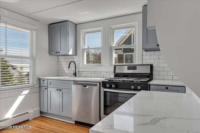 Photo - 1708 A St