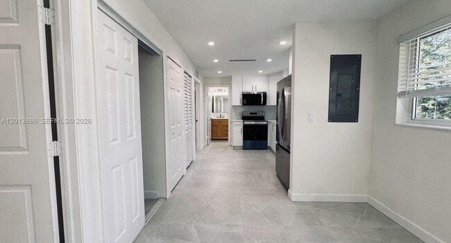Building Photo - 8440 SW 107th St Unit GH