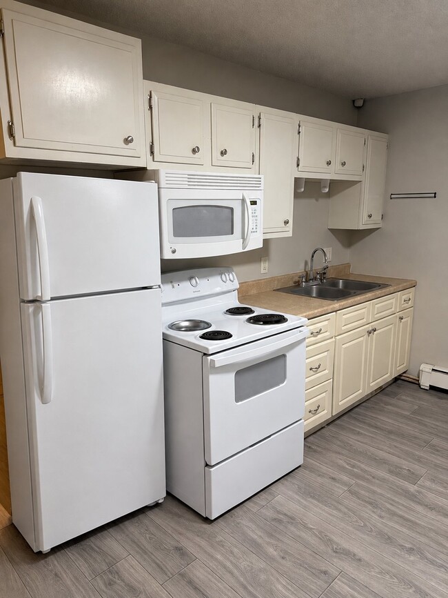 635 10th Ave Unit 2