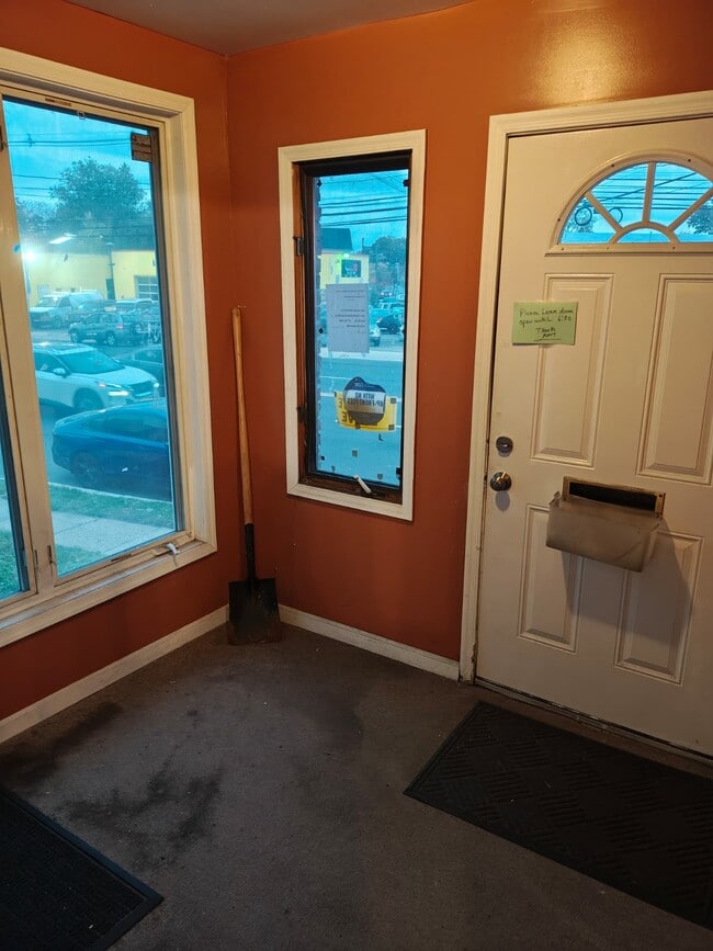 Photo - 645 E St Georges Ave