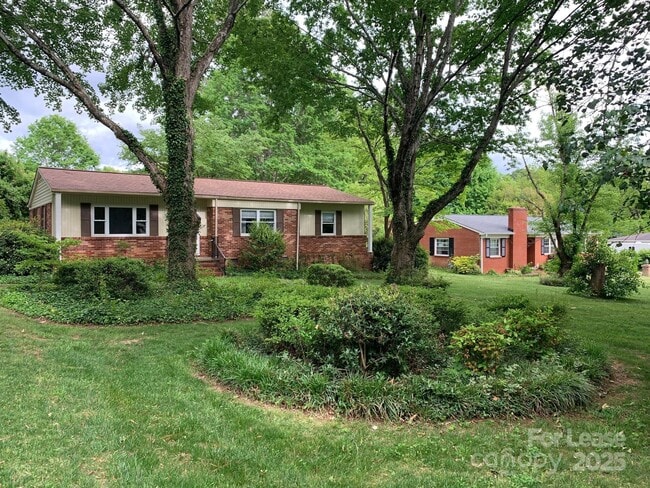 Photo - 422 Fieldstone Rd