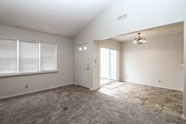 Photo - Lovely South Tulsa location close to shopping and restaurants Unit #903