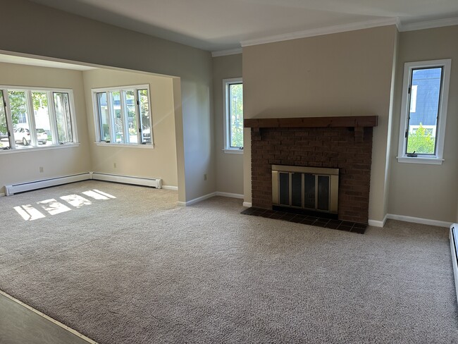 Photo - 110 Chateau Ter Unit Lower